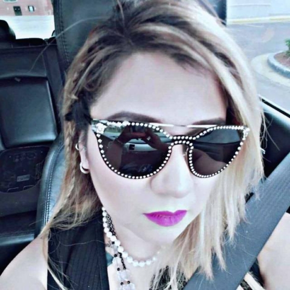 Meet your Posher, Salazar - Picture 1 of 1